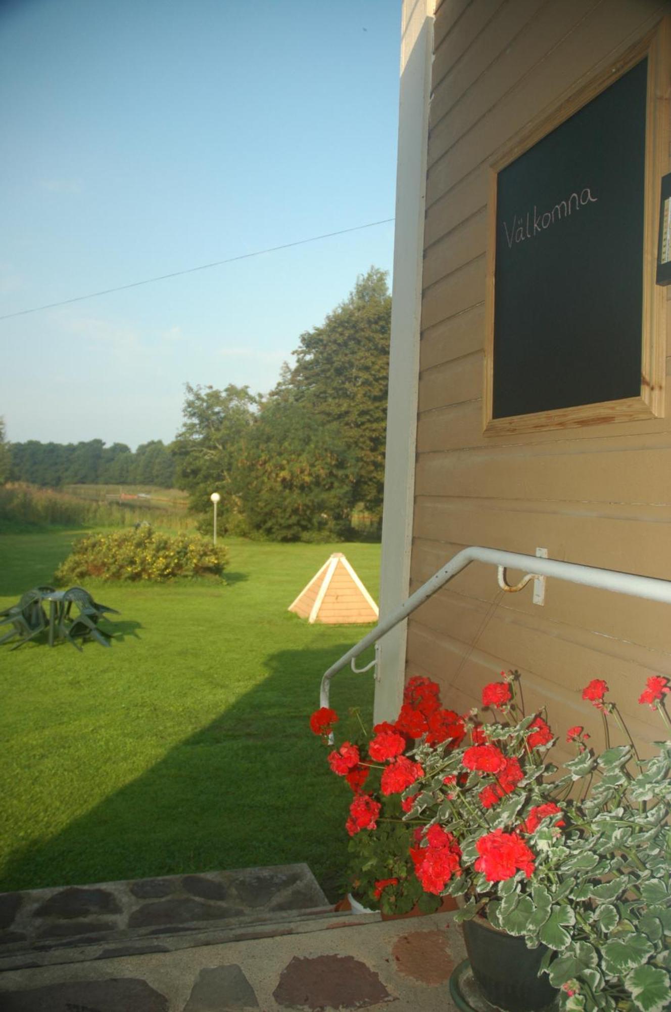 Gaestgard Christiansund Hotel Eckero Exterior foto